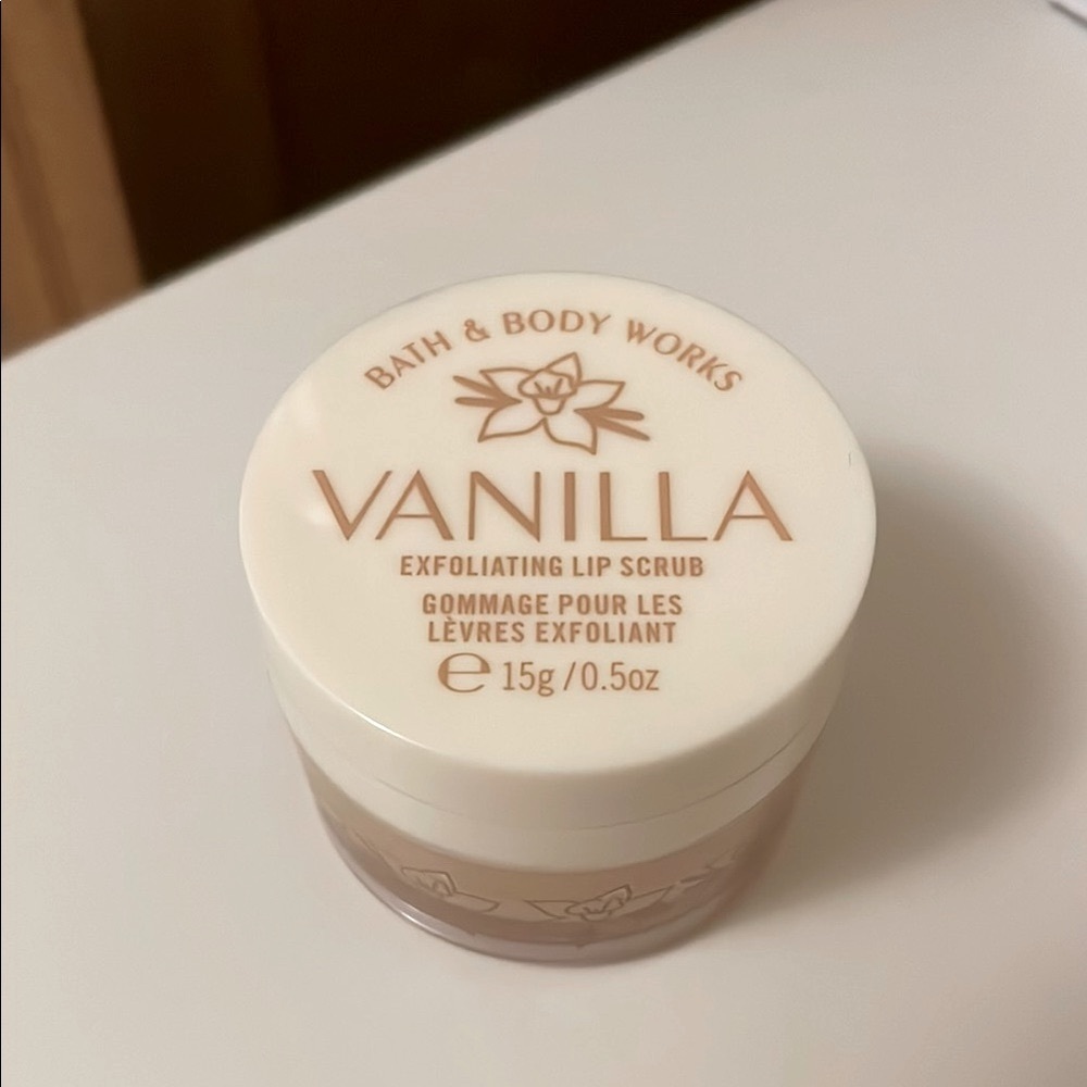 ❤️ for discount! 💋 NEW Vanilla Bath & Body Works Lip Scrub